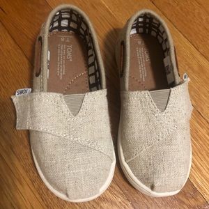 NWOT Toddler Toms shoes